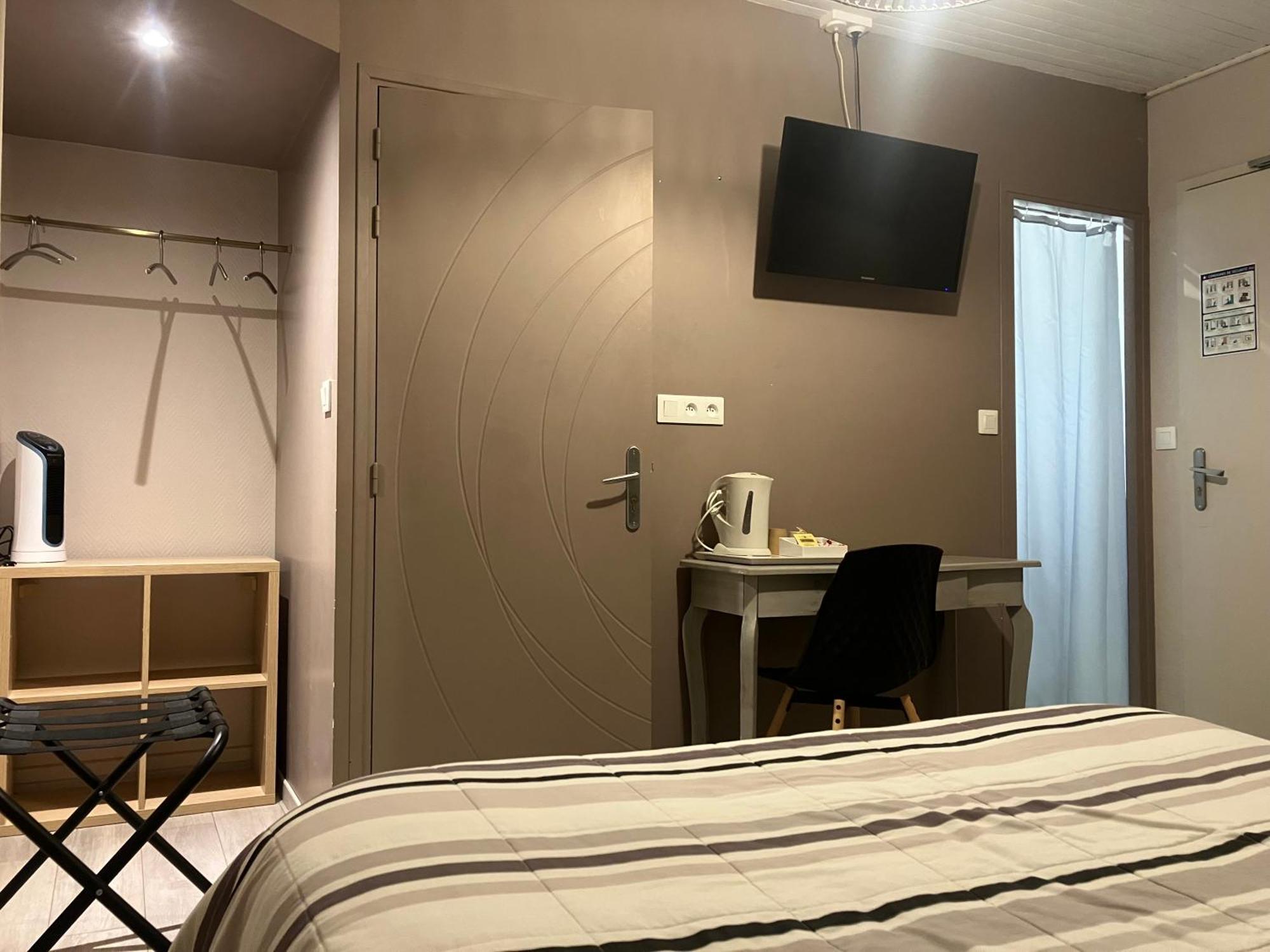Hotel Du Nord Chambres Familiales Fontaines  Zewnętrze zdjęcie