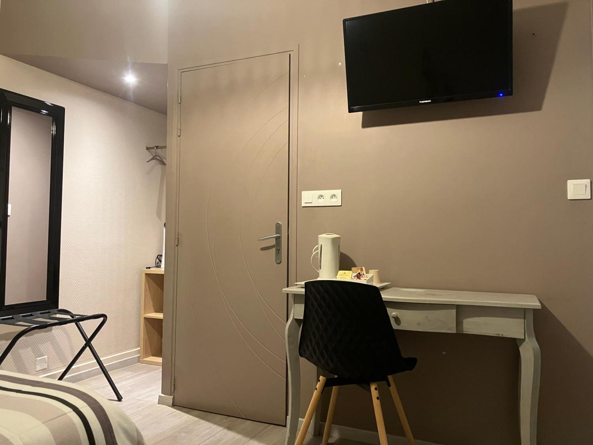 Hotel Du Nord Chambres Familiales Fontaines  Zewnętrze zdjęcie