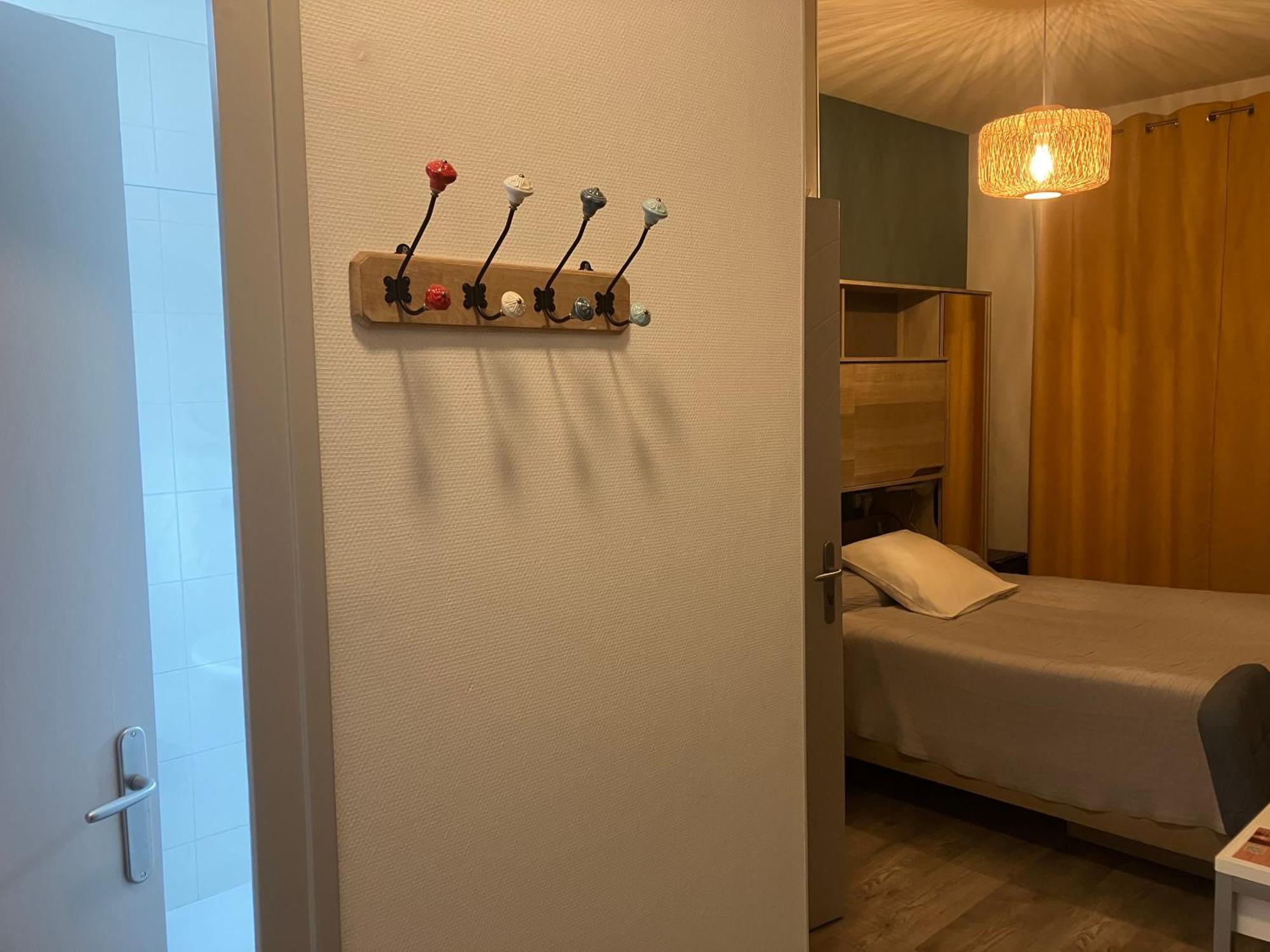 Hotel Du Nord Chambres Familiales Fontaines  Zewnętrze zdjęcie