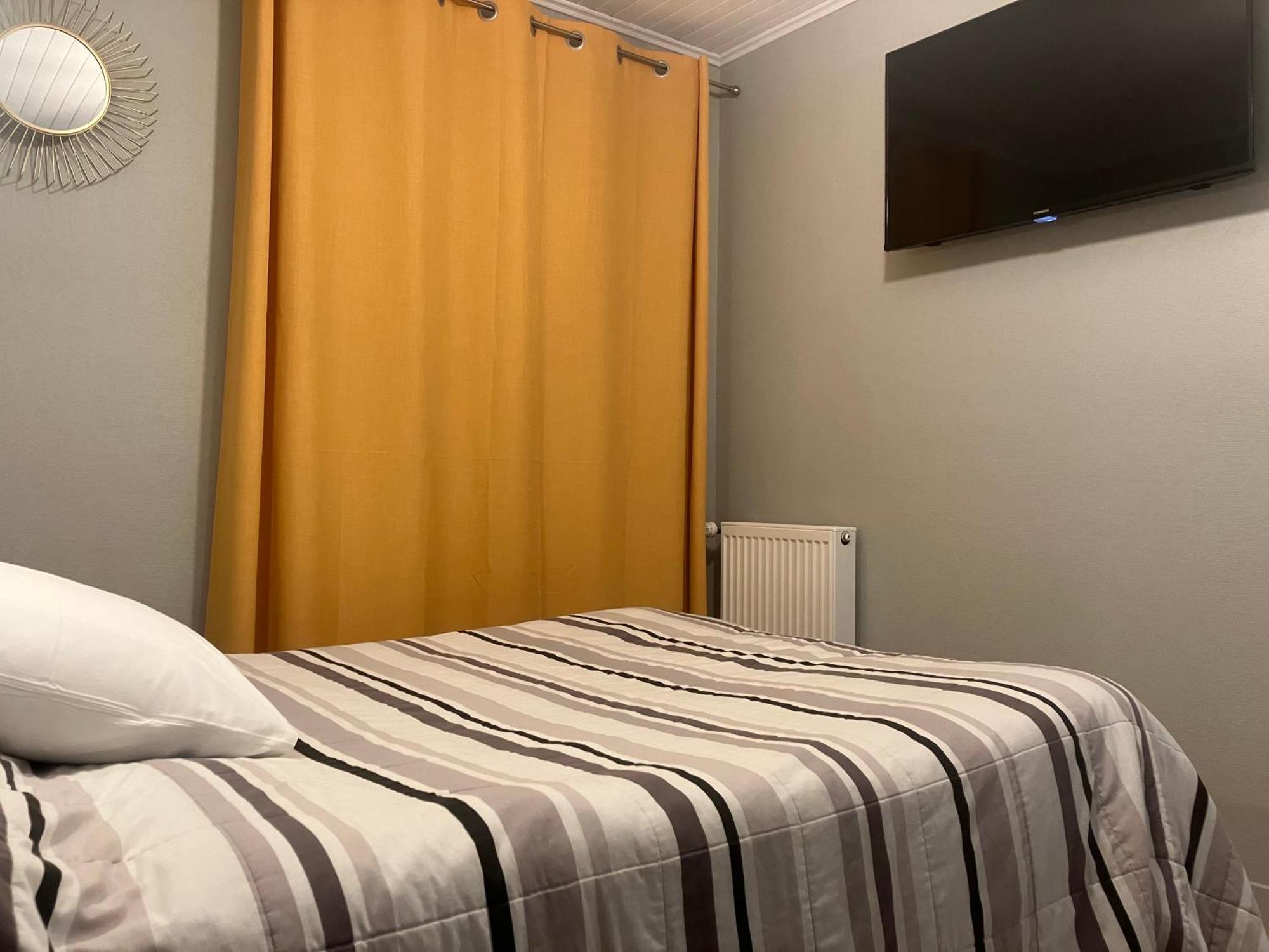 Hotel Du Nord Chambres Familiales Fontaines  Zewnętrze zdjęcie